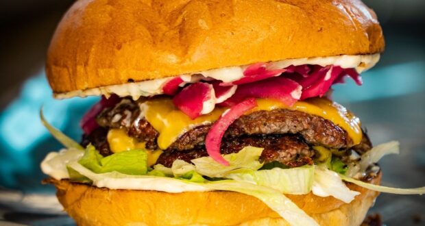 Mezi Bulky: Objevte nejlepší hamburgerové bistro v Čechách